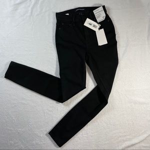 NWT Calvin Klein High rise jegging Black Size 24
